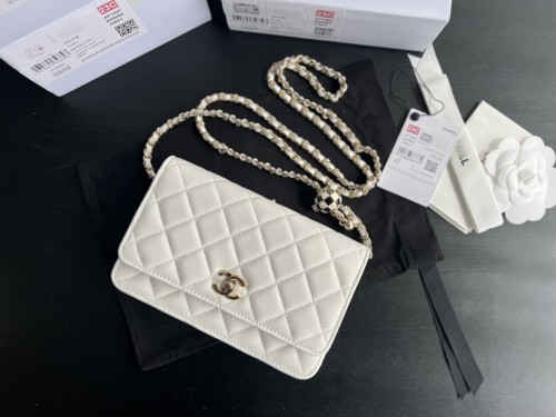 CHANEL WOC Sheepskin Crossbody Bag Women's White AP1450-B09985-10601 size 19.2*3.5*12.3 cm