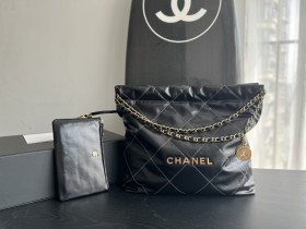 Handbag Chanel  size 39cmx42cmx8 cm