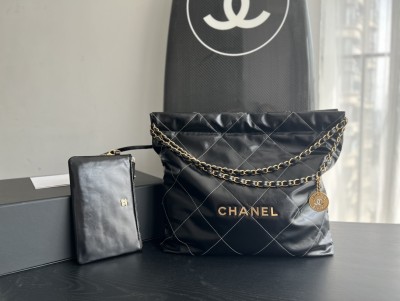 Handbag Chanel  size 39cmx42cmx8 cm