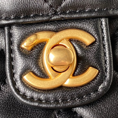  Handbag Chanel  AS3442  size 16*12*5 cm
