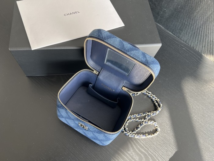  Handbag   Chanel  AS3171  size  15cmx12cm×11.5 cm