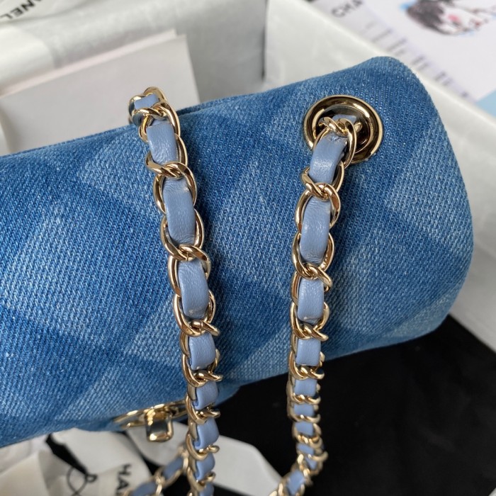  Handbag Chanel  size 20 cm