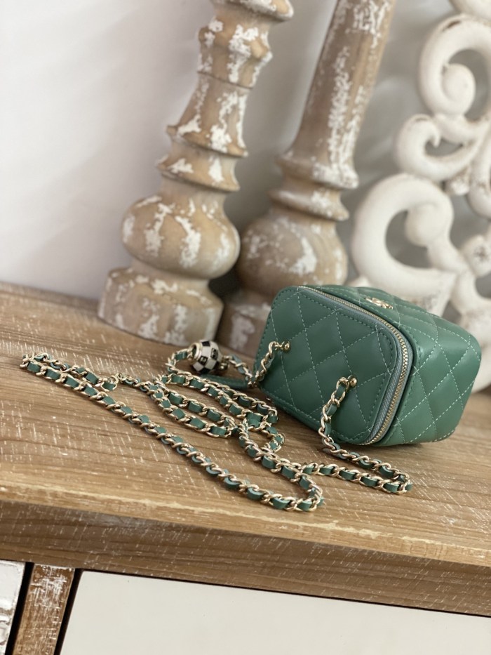 Handbag  Chanel 81241  size  10.5  8.5  7 cm