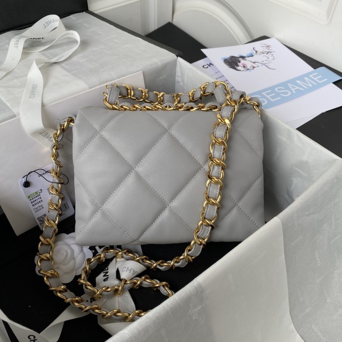 Handbag   Chanel  AS3499  size  18X23X9 cm
