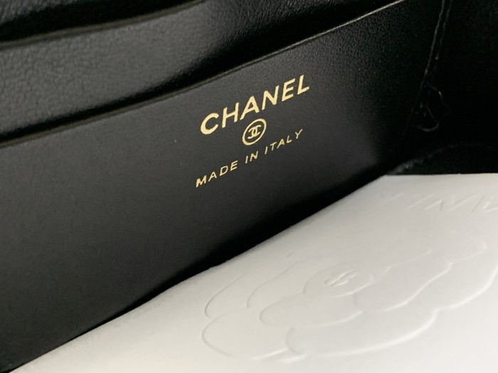  Handbag Chanel  size 10*17*8* cm