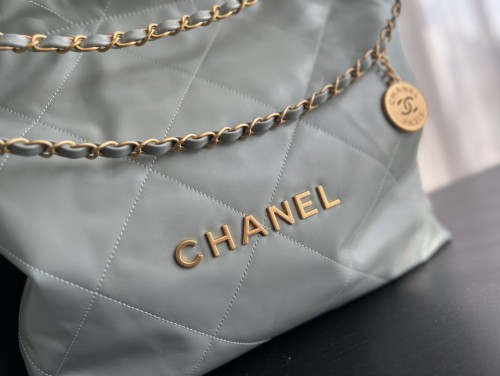 Handbag  Chanel   size  39cmx42cmx8 cm