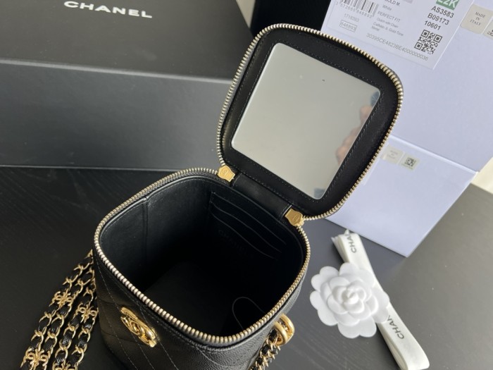 Handbag  Chanel  AP3583  size  14.5cmx11.5cmx11.5 cm