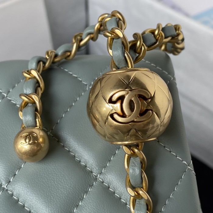  Handbag  Chanel  size  17 cm