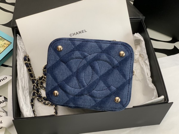  Handbag Chanel size 11*15*12* cm