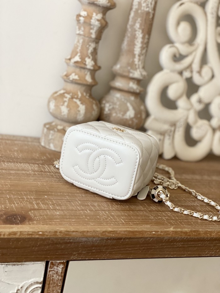 Handbag  Chanel 81241  size  10.5  8.5  7 cm