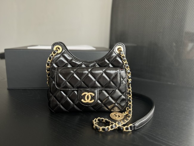  Handbag Chanel  AS3710  size  17cmx19cm6 cm  