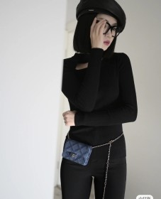 Handbag  Chanel  size  10×8×2 cm