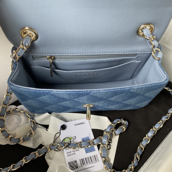  Handbag Chanel  size 20 cm