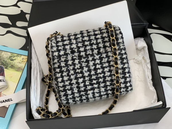 Handbag  Chanel  99204  size  17*14.5*7.5* cm