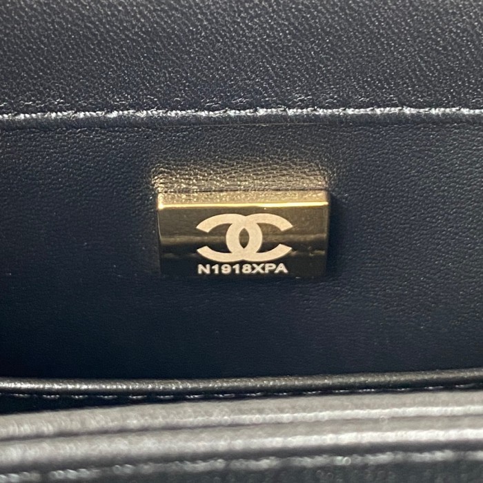 Handbag   Chanel   AS3499  size 18X23X9 cm