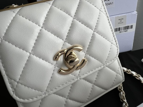 Handbag Chanel  A81633  size 11cmx11cmx5 cm