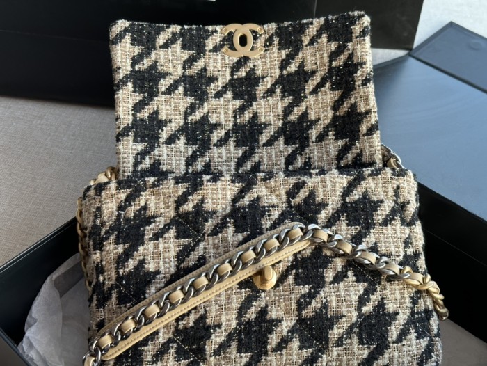 Handbag   Chanel  AS1161  size 30 CM