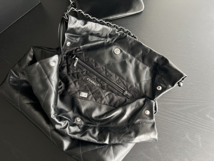 Handbag   Chanel  size 39cmx42cmx8 cm