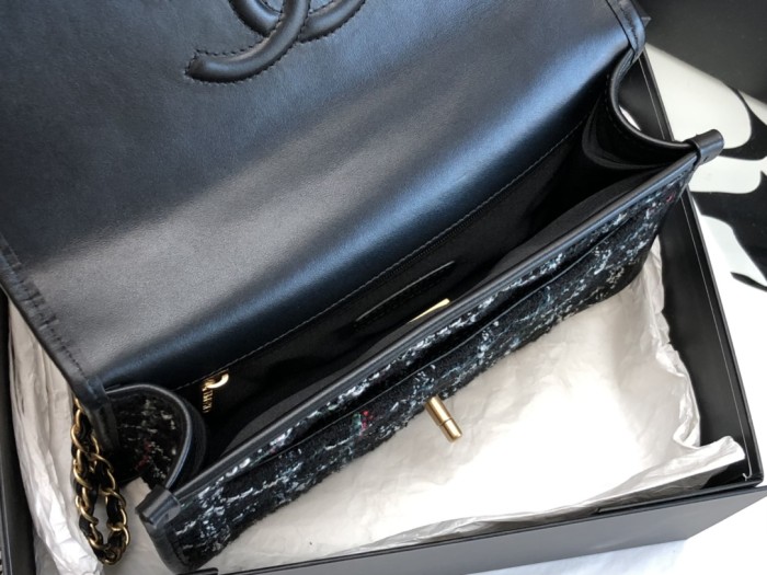 Handbag   Chanel  size 25*21*7* cm