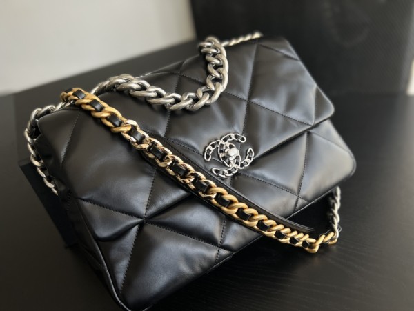Handbag   Chanel 1160 size  26cmx16cmx9 cm