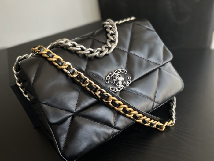 Handbag   Chanel 1160 size  26cmx16cmx9 cm