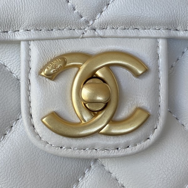 Handbag   Chanel AS3649  size 18X19.5X9.5 cm