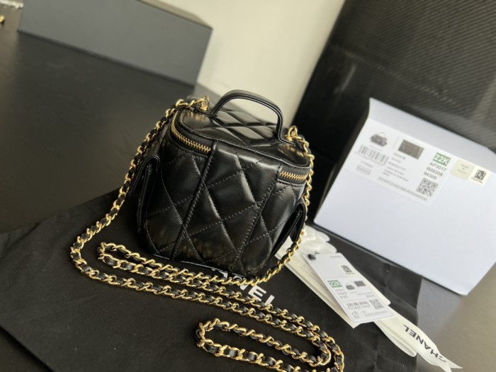 Handbag   Chanel  AP3016  size  11cmx11cmx11 cm