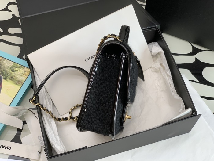 Handbag   Chanel  size  𝟷𝟽*𝟸𝟶.𝟻 *𝟼  𝚌𝚖