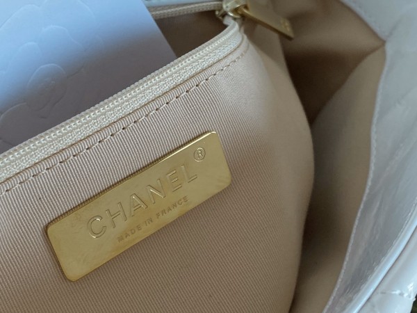 Handbag   Chanel  size  30 cm