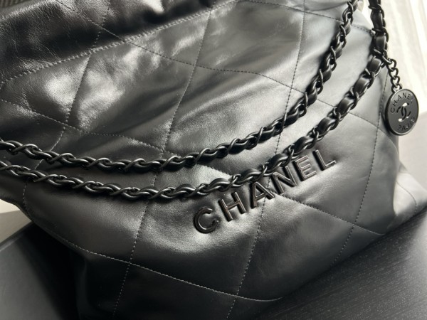 Handbag   Chanel  size 35cmx37cmx7 cm