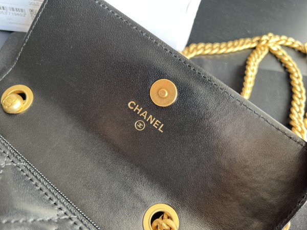 Handbag   Chanel AP3047  size  17cm9cm3 cm