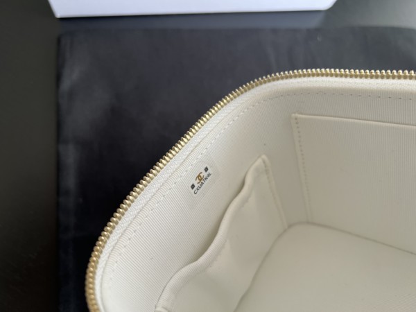 Handbag   Chanel  AP3016  size  11cmx11cmx11 cm