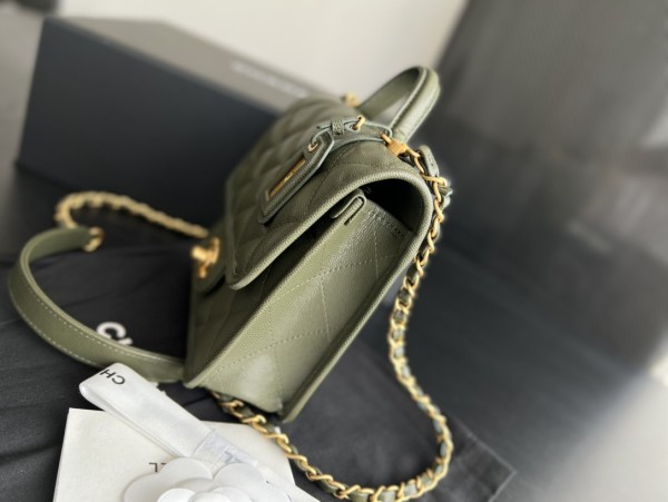 Handbag   Chanel  AS3652  size 17cmx20.5cmx6 cm