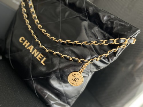 Handbag   Chanel  size 35cmx37cmx7 cm