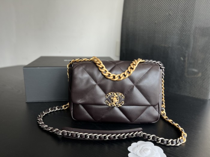 Handbag   Chanel  1160  size  26cmx16cmx9 cm