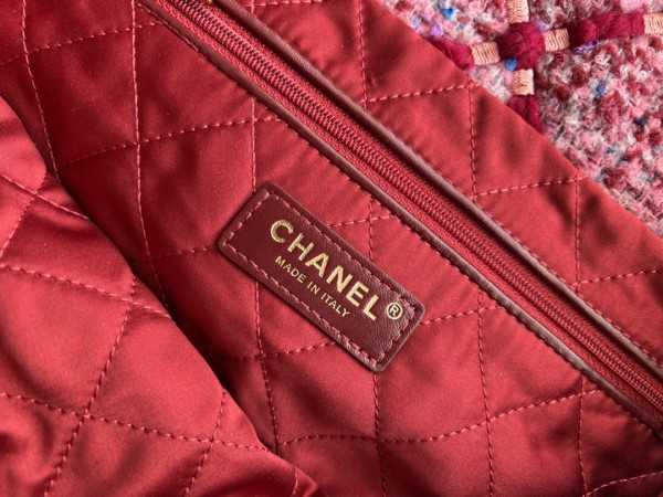 Handbag   Chanel  3261  size  39cmx42cmx8 cm