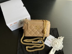 Handbag   Chanel  AP3044  size  17cmx9.5cmx8 cm 