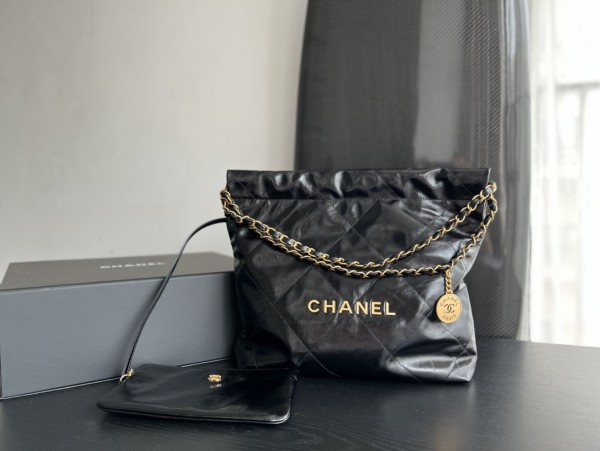 Handbag   Chanel  size 35cmx37cmx7 cm