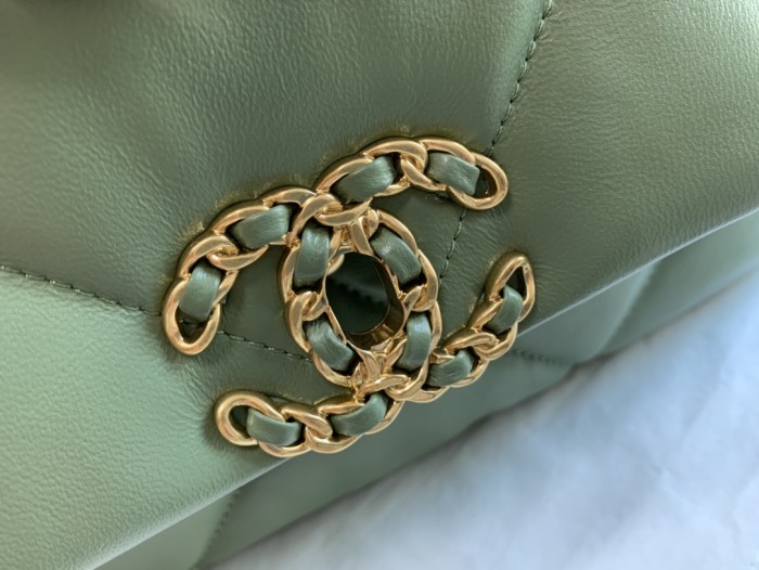 Handbag   Chanel  size 30  cm