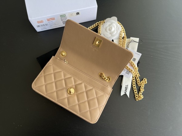 Handbag   Chanel  AP3043  size  19 cm