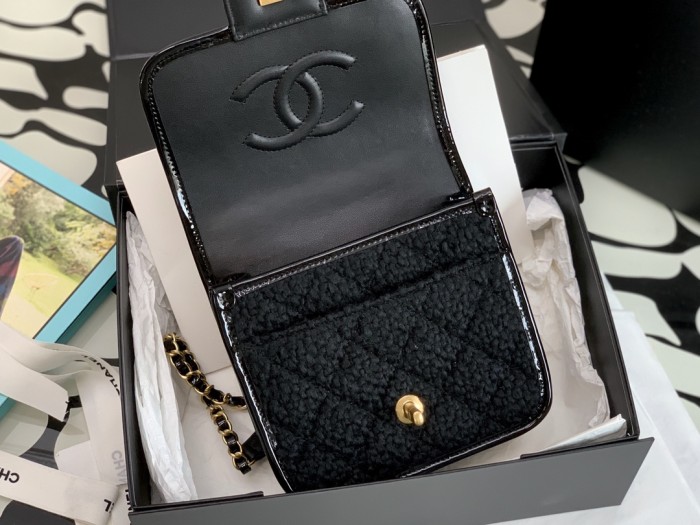 Handbag   Chanel  size  𝟷𝟽*𝟸𝟶.𝟻 *𝟼  𝚌𝚖