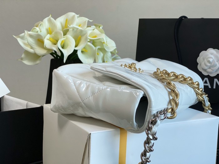 Handbag   Chanel  size  30 cm