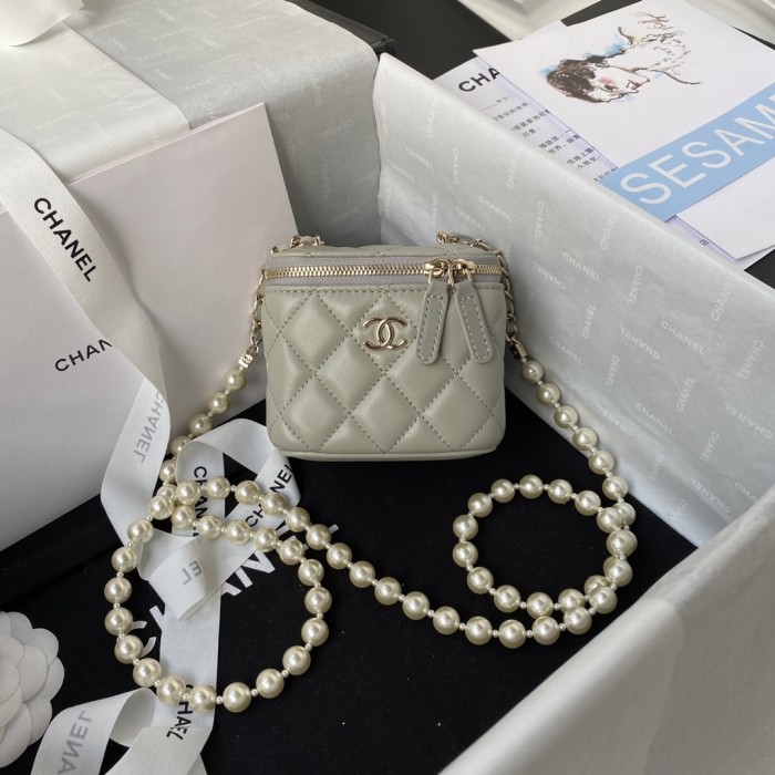 Handbag   Chanel  AP2581  size 8.5*11*7 cm