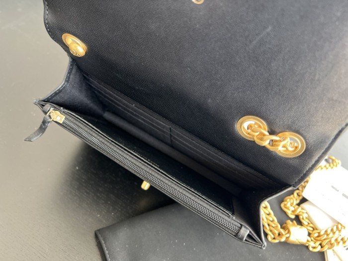 Handbag   Chanel  AP3043  size  19 cm  