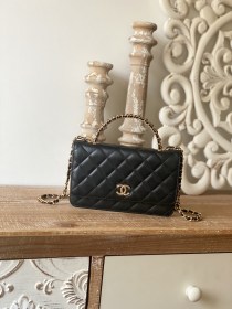 Handbag   Chanel 81229  size  19 cm