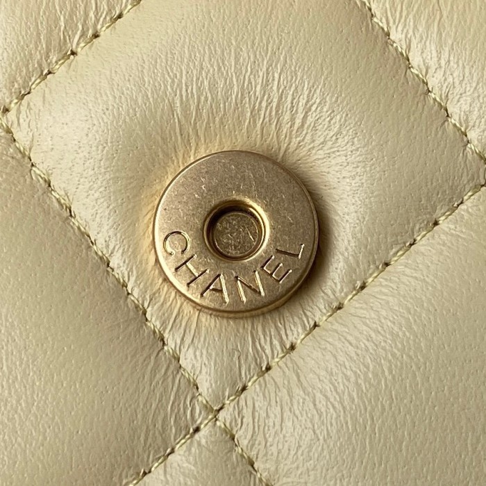  Handbag  Chanel AP2638  size  12.5 cm