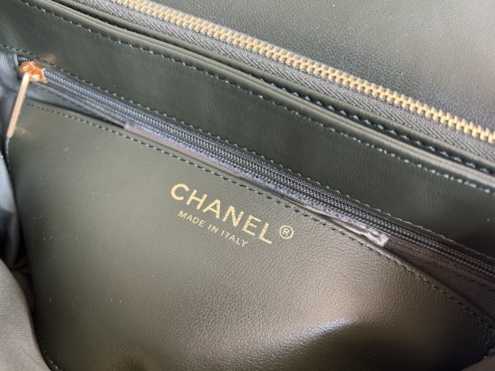 Handbag   Chanel  3393  size 16cmx25cm10 cm