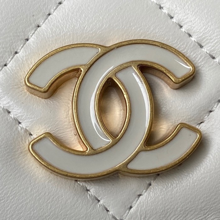  Handbag  Chanel   AP2638  size 12.5 cm