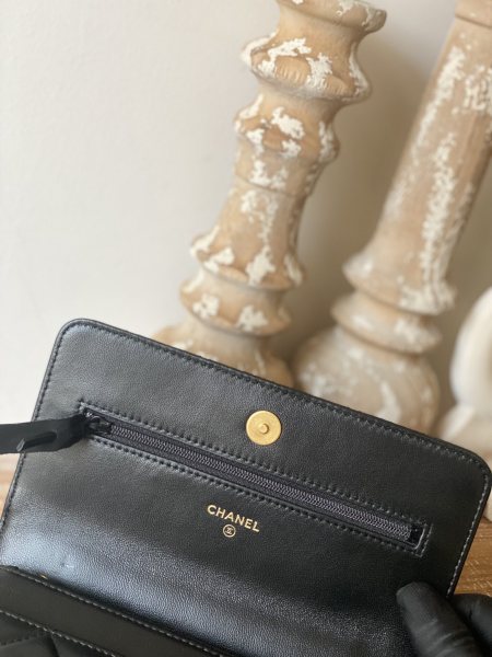 Handbag   Chanel 81229  size  19 cm