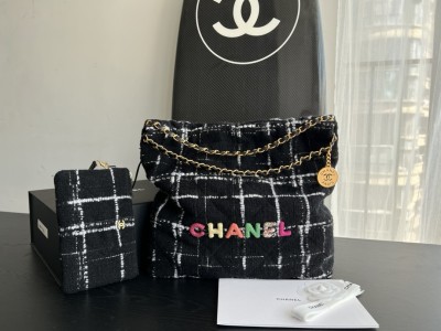 Handbag   Chanel 3261  size  39cmx42cmx8 cm
